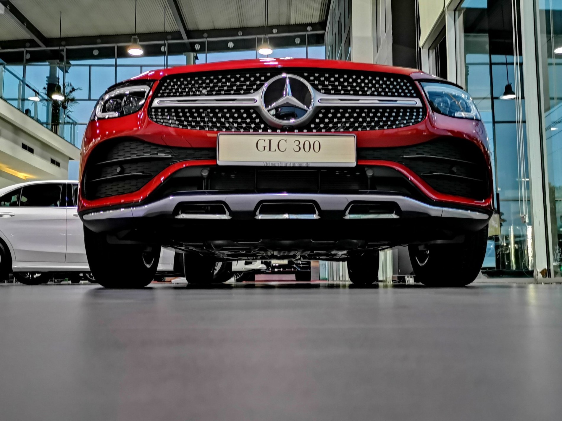 mercedes_truong_chinh_glc_300_amg