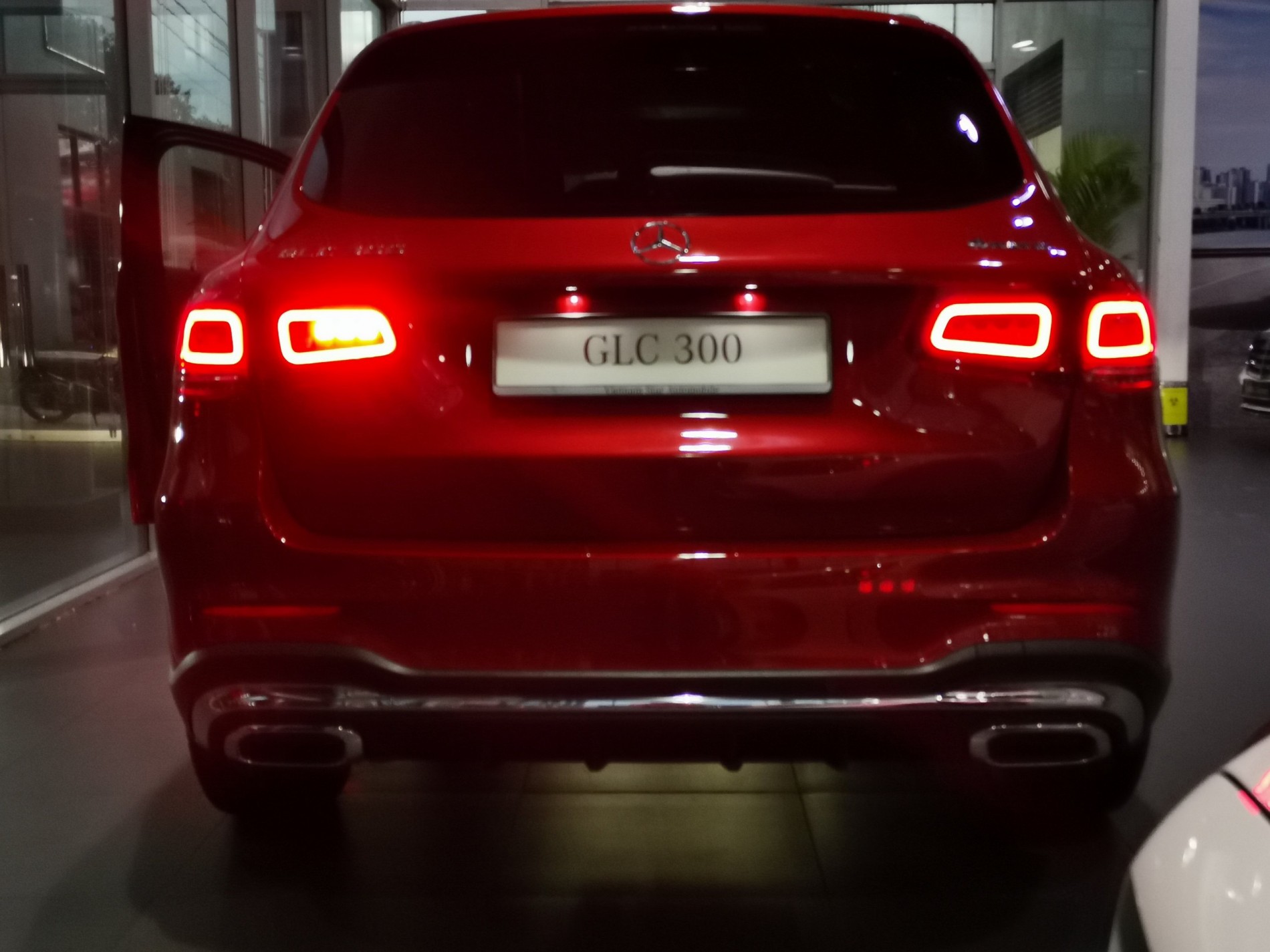 mercedes_truong_chinh_glc_300_amg_2