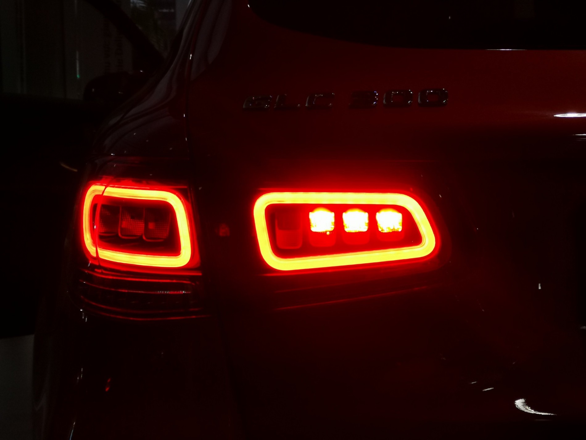 mercedes_truong_chinh_glc_300_amg_3