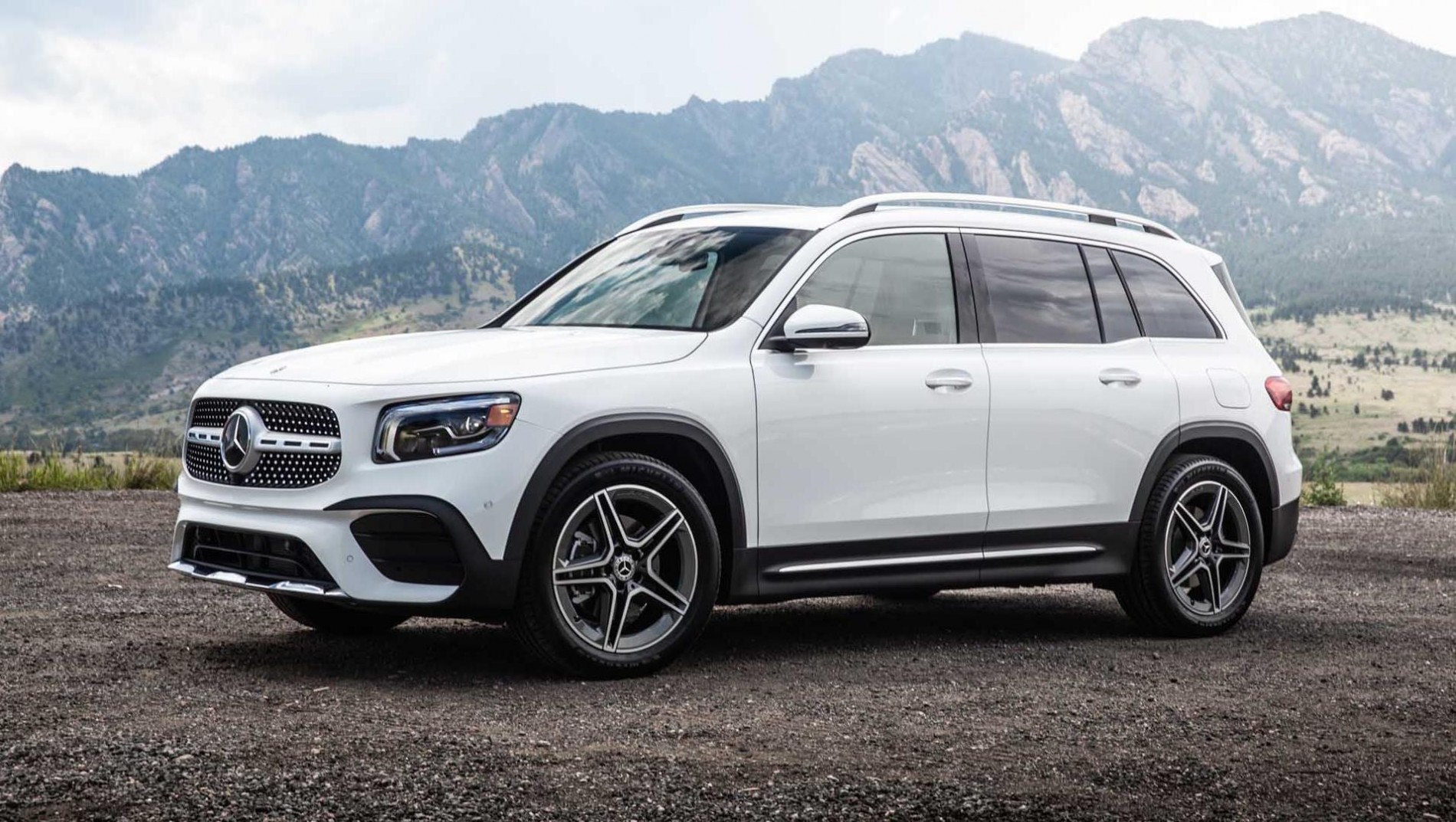 2020-mercedes-benz-glb-class_100726538_h