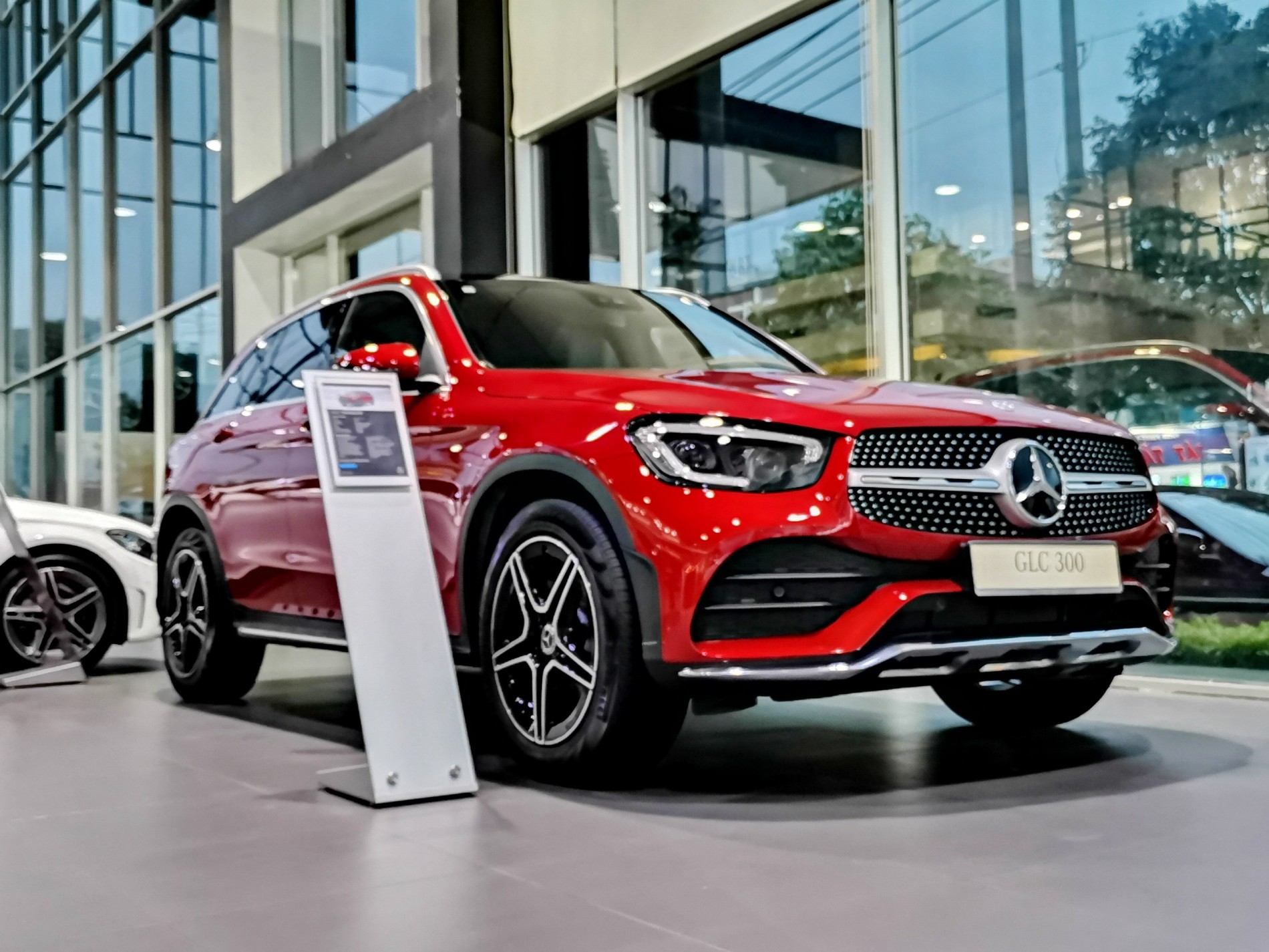 mercedes_truong_chinh_glc_300_amg_1