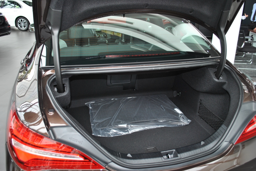 xe_mercedes_cla_200_17