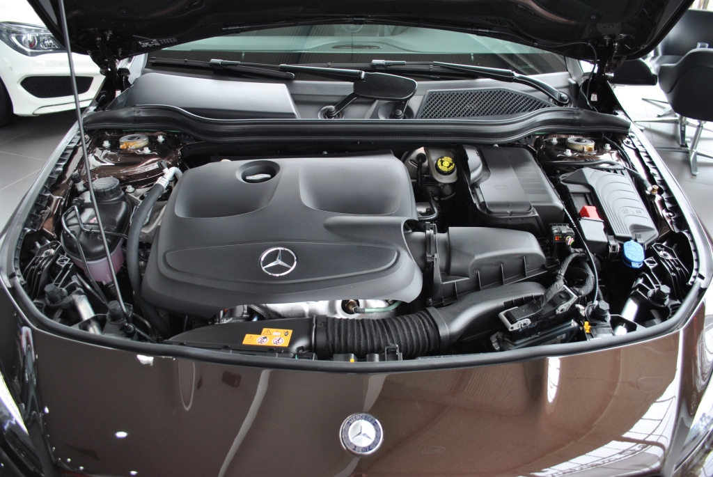 xe_mercedes_cla_200_18
